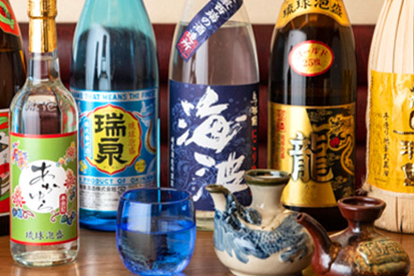 豊富な種類の「泡盛」が自慢!様々な飲み方で味わえます!
